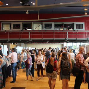 Impressionen der Lab-Supply Dresden vom 28. August 2019  Im Internationalen Congress Center des Maritim Hotels Dresden fanden sich zahlreiche Besucher ein, um mit den Ausstellern von Labortechnik und Verbrauchsmaterial ins Gespräch zu kommen. Impressionen vom Messetag sowie einige Besucherstimmen finden Sie in dieser Bildergalerie. Die nächste Lab-Supply ist am 25. September 2019 in Münster. Weitere Infos zu den kommenden Lab-Supply-Messen finden Sie auf www.lab-supply.info.   Lese-Empfehlung: Nachbericht zum erfolgreichen Auftakt der Lab-Supply in Wien.(Bild: LABORPRAXIS, C. Lüttmann)