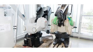Auch die besten Roboter haben mal ausgedient, sagt ABB. Doch ein absolutes Ende steht nur vergleichsweise wenigen Einzelkomponenten bevor, heißt es weiter. Man kann Robotern also durchaus ein zweites Leben geben – manchmal sogar ein drittes. Das lohnt sich für Anwender. (Bild: Th. Starck / ABB)