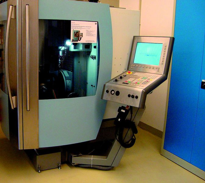 Bild 3: Ultraschallbearbeitungszentrum Ultrasonic 35. (Archiv: Vogel Business Media)