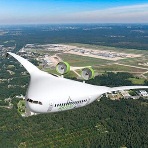 Ein Kandidat für den Luftverkehr 2050: Ein Flugzeug mit Mischflügeln wird andere Lärmeigenschaften aufweisen als ein herkömmliches Flugzeug - und angepasste Technologien zur Lärmreduzierung erfordern.(Bild:  DLR, CC BY 3.0, aircraft visualization, UniRoma3, 2018)