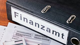 Die Steuererklärung auf Papier ist ein Auslaufmodell (© SusanneB, Getty Images via Canva.com)