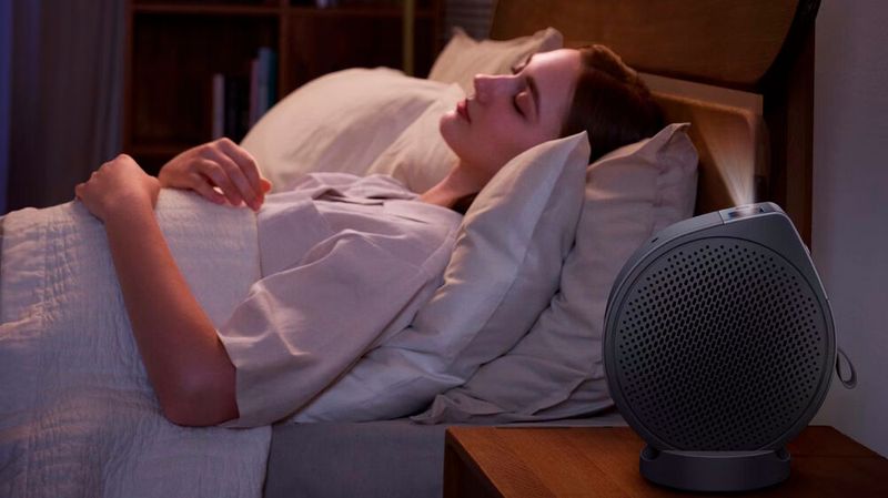 Ein eingebauter Sleep Timer beendet die Wiedergabe zu einem vordefinierten Zeitpunkt. Der Eye-Care-Modus passt die Farben der Projektion so an, dass man besser einschlafen kann. (Bild: Benq)