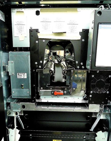 Die hochwertigen sauberen und passgenauen Teile aus Edelstahl werden in einer riesigen Produktpalette von Sielaff verbaut. Dazu zählen Rücknahmeautomaten, Lebensmittel- und Getränkeautomaten, die es in vielfältigen Variationen gibt. (Bild: Kuhn)