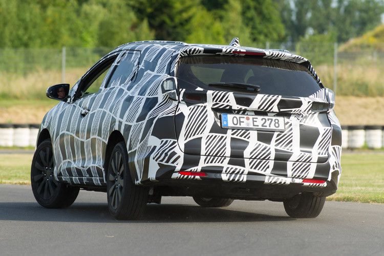 Beim Händler steht der Civic Tourer Anfang 2014. (Foto: Honda)