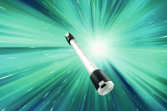 Die neue LED-Rohrleuchte 6036 von R. Stahl erreicht auch unter extremen Umgebungsbedingungen enorme Standzeiten.(Bild:  R. Stahl / Unwind/Shutterstock)