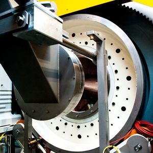 Der L25000 mischt das Gelatinegranulat und -pulver mit Additiven wie Pektin.(Bild:  Lindor)