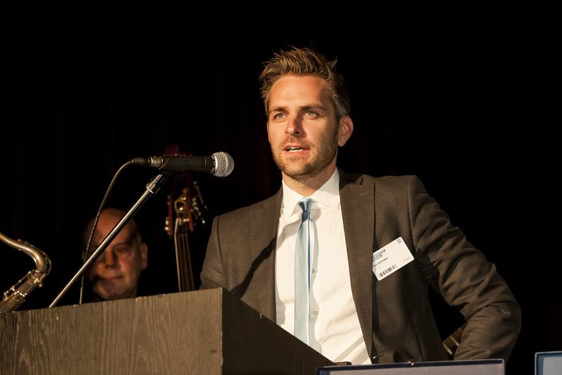 Kai Vorhölter, Avance, hielt die Laudatio auf den erstplatzierten Sieger der Marconomy B2B Marketing Awards. (Bild: Marconomy/Stefan Bausewein)