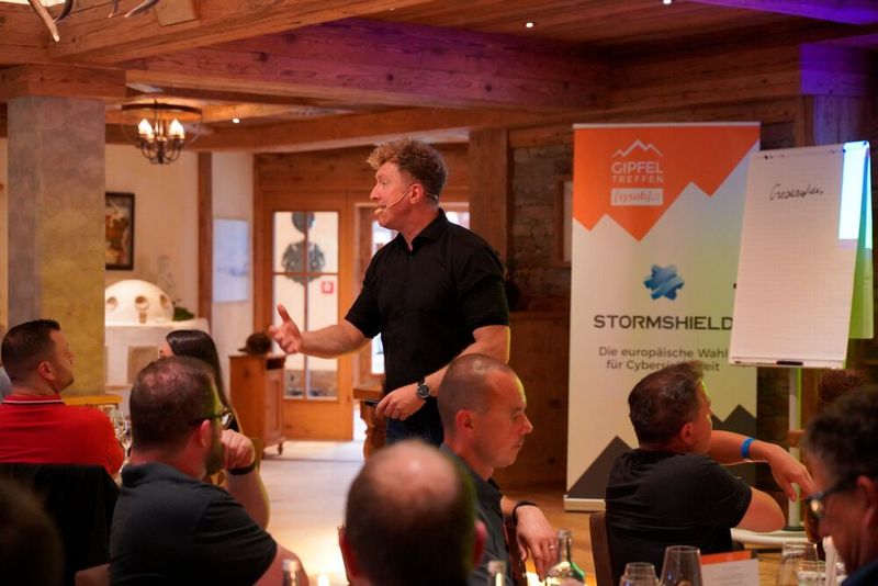 Keynote am Abend: Buchautor, Redner und Trainer André May spricht über Motivation und Vertriebssteigerung. (Bild: Sysob )