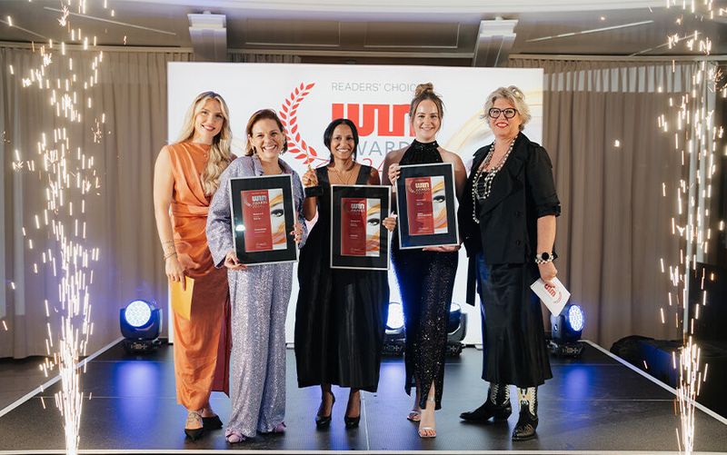 Die Gewinnerinnen aus dem Bereich »Women in IT« | Kategorie »Start Up«. Zamina Ahmad (Silber), Tatjana Samsonowa-Denef (Gold) und Dalia Das (Platin). (Bild: Manuel Emme)