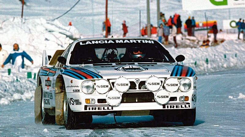 1983 gewann Lancia mit dem Rally 037 die Rallye-Konstrukteursweltmeisterschaft. Das Fahrzeug war das letzte nicht allradgetriebene Fahrzeug der Geschichte, das einen solchen Titel gewinnen konnte. Mit Beginn der Rallye-Weltmeisterschaft 1985 wurde der 037 vom allradgetriebenen Lancia Delta S4 abgelöst. (Lancia)