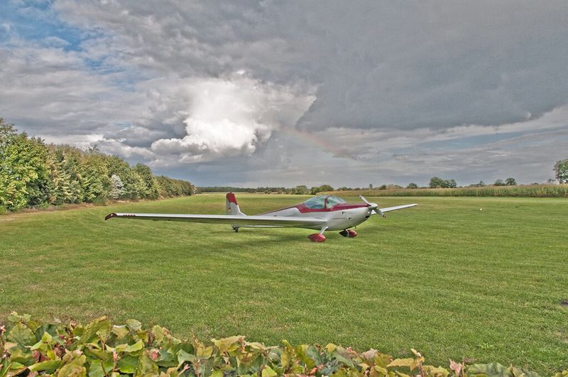 Qualität, Flexibilität und Support in der Wasserstrahlschneidtechnik waren einige wichtige Anforderungen, weshalb M&D Flugzeugbau mit Resato in Kontakt getreten ist. (Bild: Resato)