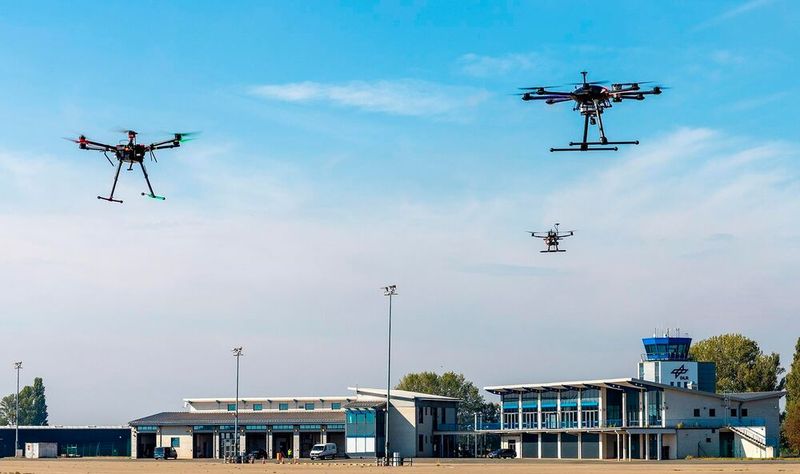 Rund 35 km von Sachsen-Anhalts Hauptstadt Magdeburg liegt der Flughafen Magdeburg-Cochstedt. Hier befindet sich der Sitz des Nationalen Erprobungszentrums für Unbemannte Luftfahrtsysteme des DLR.   (Bild: DLR)