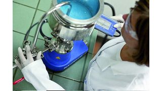 Abb. 1: Reale Produktionsbedingungen bereits im Labormaßstab: Der Magic Lab als Micro-Plant.  (Bild: IKA)