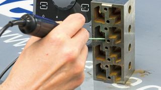 Klein ist es, anwenderschonend und sehr effektiv. So beschreibt Joke das smarte sowie leichte und Ultraschallsystem Eneskasonic für das Polieren und Läppen per Hand. Zu sehen auf der Moulding Expo 2019 in Halle 7 am Stand B35. (Joke)