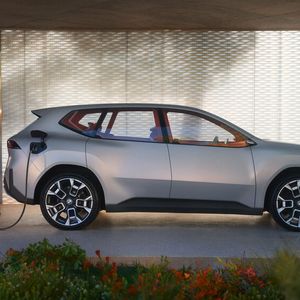 Die Batterie arbeitet mit 800 Volt.(Bild:  BMW)