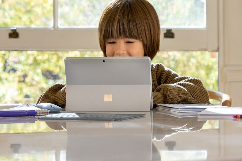 Einer der Einsatzbereiche, in denen das Surface Go 2 glänzen soll, ist die Schule. (Microsoft)