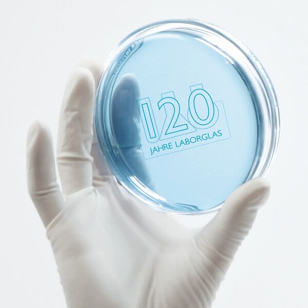 Abb.1: Seit 120 Jahren zuverlässiger und langlebiger Begleiter im Labor: das Borosilikatglas (DWK Life Sciences)