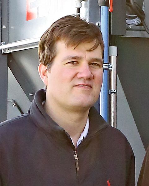 Manfred Zahn, Peri-Werksplanung: „Wir nehmen die Fürsorgepflicht gegenüber unseren Mitarbeitern sehr ernst. Mit unserer neuen Hallenabsaugung wollten wir die gesetzlichen Auflagen ganz bewusst unterbieten und für beste Luftqualität sorgen.“ (Bild: Esta)