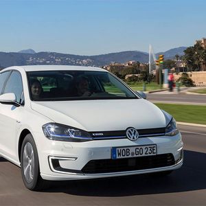 Bei der reinen Fahrzeugtechnik hat sich ebenfalls einiges getan. Der e-Golf ...(Bild: Volkswagen)