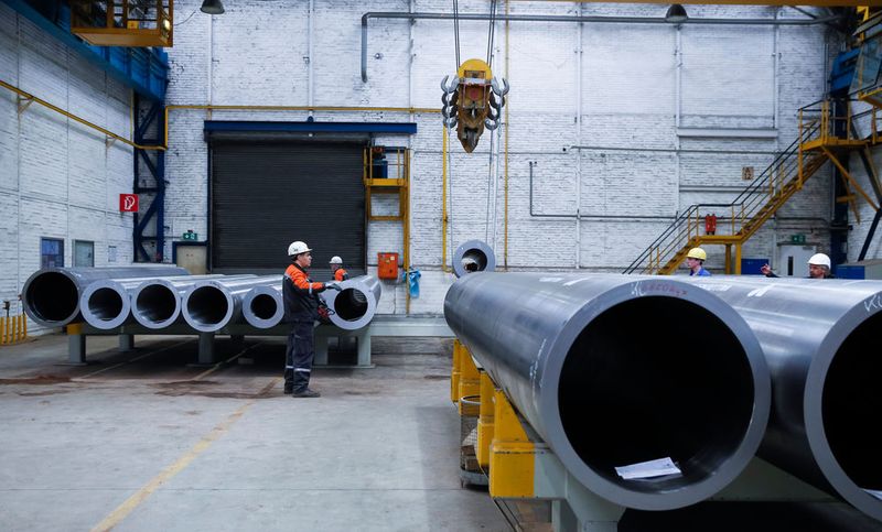 Damit die Pipelinerohre über viele Jahre den Belastungen standhalten, muss schon in der Produktion auf Qualität geachtet werden. (Bild:Messe Düsseldorf/ctillmann)