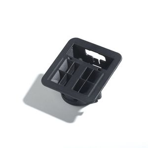 Das hochkomplexe Kunststoff-Bauteil für die Kinostühle integriert mehrere gekrümmte Kanäle.