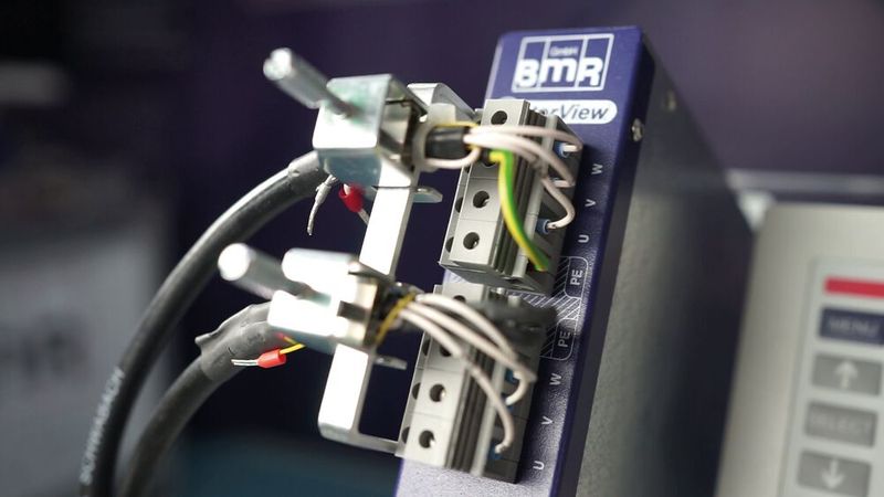 Die Integration des Messsystems Motorview in Umrichter und Motoren ermöglicht vorausschauende Wartung und hilft, Betriebskosten zu sparen. (Bild: BMR)