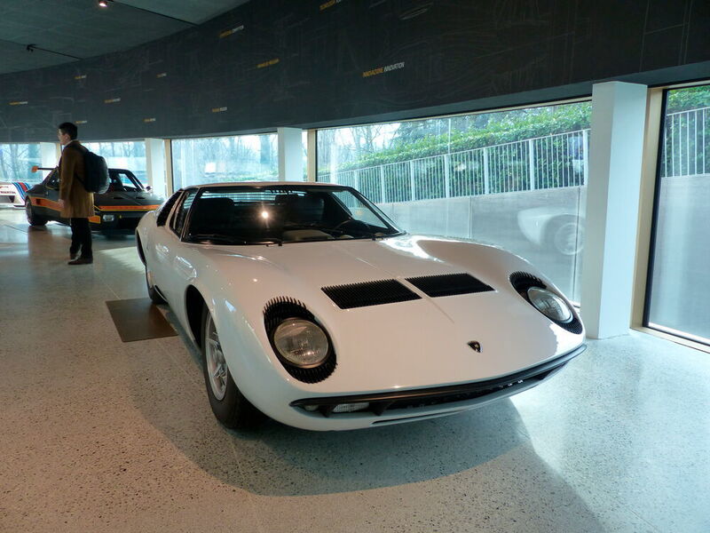 1966 von Giampaolo Dallara bei Lamborghini entwickelt: der Miura mit 12 Zylindern und 350 PS. (M. Zwettler, konstruktionspraxis)