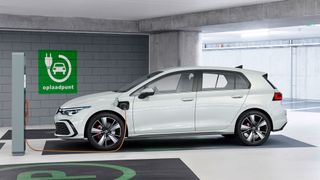 Auch die Plug-in-Hybrid-Version des VW Golf muss in die Werkstatt. (Volkswagen AG)