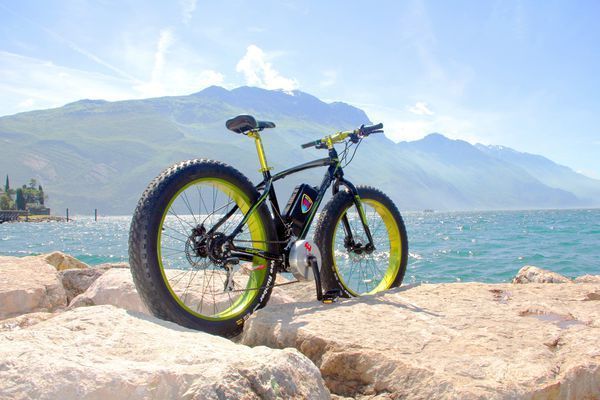 Ein zum E-Bike umgebautes Fat Bike mit einem 750-W-Antrieb. (Bikee Bike)