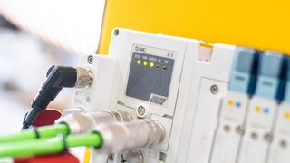 Busmodule der Serie EX600 von SMC ermöglichen die einfache Integration der modularen Ventilinseln in die übergeordnete Steuerung. (Bild: SMC)