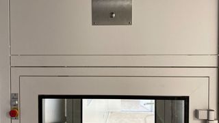 Bündig eingebautes  Messpanel von Briem Steuerungstechnik (Source: Briem Steuerungstechnik)