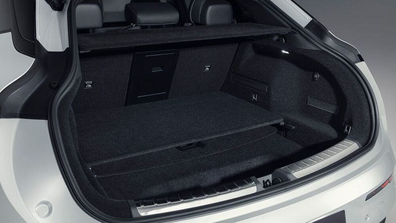 Der klassisch erweiterbare Kofferraum fällt mit 456 Litern allerdings eher kompakt aus. (Bild: Zeekr)