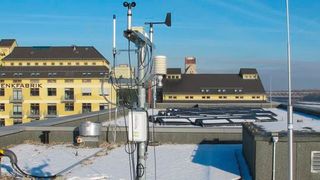 LPWAN-Gateway auf einem Gebäude des Fraunhofer IFF  (Bild: Fraunhofer IFF )