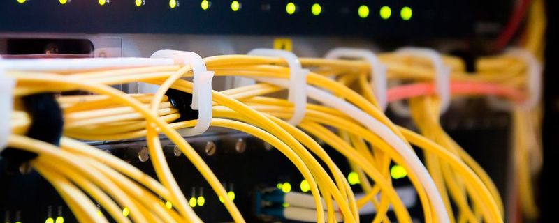 Industrial Ethernet hat die traditionellen Feldbusse in Bezug auf neu installierte Knoten in der Fabrikautomation überholt. (Bild:   / CC0)