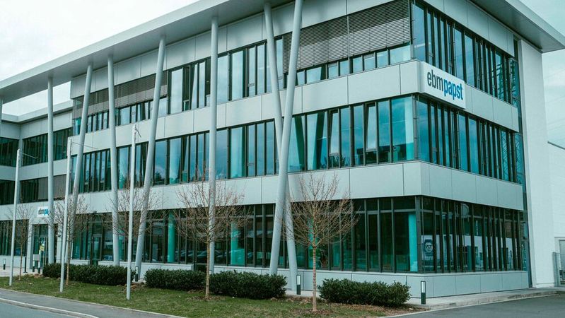 Das Werk von EBM-Papst in Lauf an der Pegnitz gehört nun zu Siemens.(Bild:  Christof Wolf / EBM-Papst)