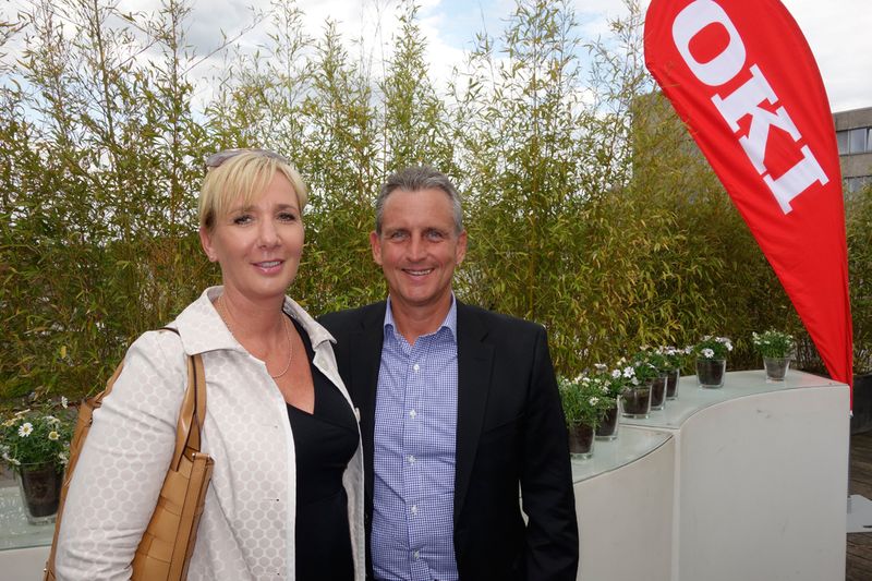 Kristine und Uwe Lass, L& W Datentechnik, sind gespannt, ob sie mit einem Preis nach Hause gehen werden. (Bild: IT-BUSINESS)