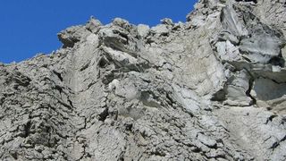 Der neue Wirkstoff für chronisch Nierenkranke basiert auf dem natürlich vorkommenden Friedländer Ton. Die Tonerde ist hier als Rohmaterial zu sehen. (FIM Biotech GmbH)