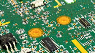 Die Hochtemperatur-Abdeckfolie von Schärer+Kunz schützt sensible Bereiche zuverlässig vor Heißprozessen.  (Brady Worldwide)