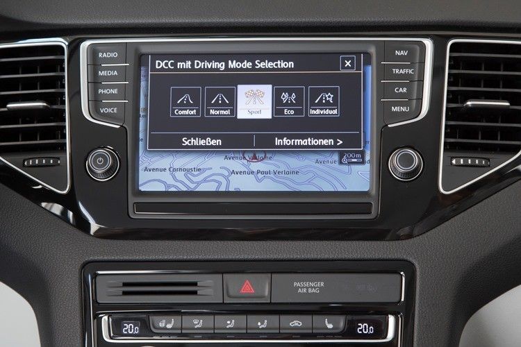Im Sportmodus lässt sich der Van durchaus agil bewegen – ein Sportler im eigentlichen Sinn ist er jedoch nicht. (Foto: Volkswagen)