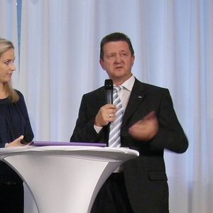 Geschäftsführer Lothar Harbich begrüßte die Teilnehmer der Auftaktveranstaltung und dankte ihnen für die gute Zusammenarbeit.