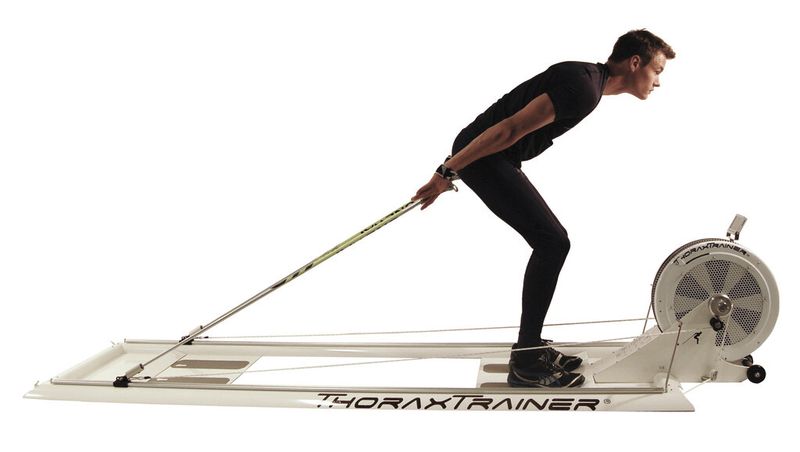 Der goldene Manus für den Sport: Skilanglauf-Training im Wohnzimmer. (Bild: Igus)