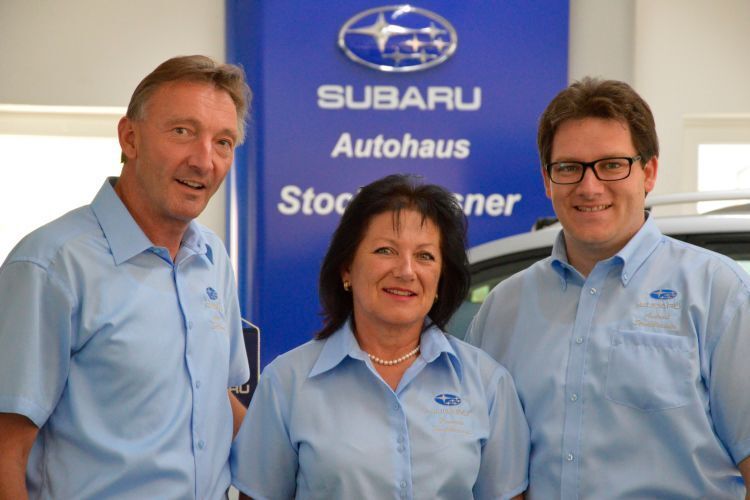 Führen gemeinsam den Familienbetrieb: Ludwig Stockklausner, Ehefrau Romana und Sohn Andreas. (Foto: Achter)