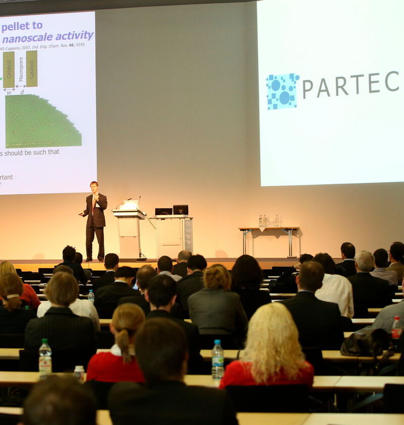 Die Partec versammelt vom 19. bis 21. April 2016 internationale Partikelexperten aus Wissenschaft und Industrie im Messezentrum Nürnberg.
