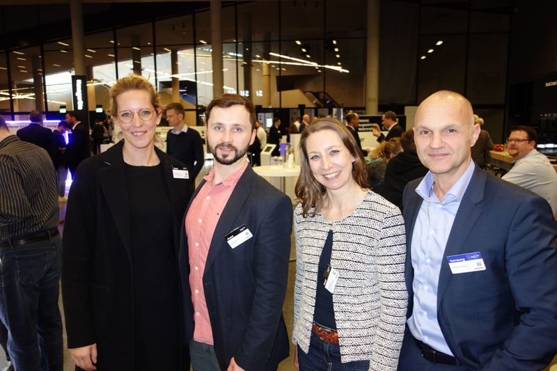 Michael Vorberger, Samsung, mit dem Ingram Micro Team (v. l.) Manuela Dippl, Piero Kesapli und Heike Maier. (Bild: IT-BUSINESS)