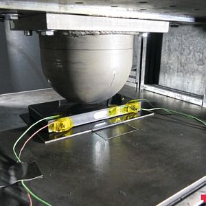 E-Auto-Batterien lassen sich mit dem weiterentwickelten Batterie-Management-System während des Betriebs wesentlich besser überwachen.(Bild:  VSI/TU Graz)