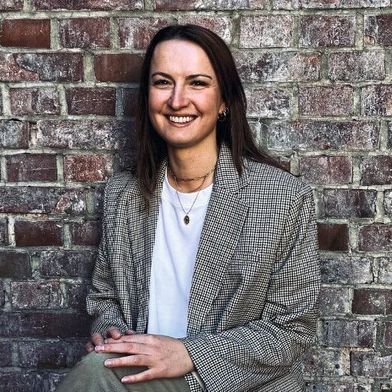 „Den Teilnehmern werden auch Strategien vorgestellt, wie sie nicht nur gesetzliche Vorgaben erfüllen, sondern auch Innovationsführer in ihrem Sektor werden können“, so Michelle Duerksen, Sustainability Sales Manager bei Schneider Electric. (Bild: Schneider Electric)