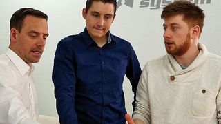 Tyresystem-Chef Simon Reichenecker (links) und seine IT-Profis schaffen Schnittstellen für alle. (Foto: Tyresystem)