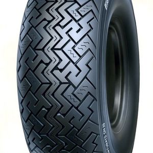 Der „CN36“ aus der Cinturato-Familie war in den Siebzigern ein sehr populärer Reifen, der gerne bei schnellen und auch schweren Limousinen zum Einsatz kam.(Bild:  Pirelli)