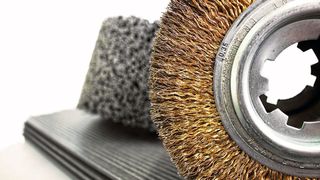 Typisch ist die Verwendung von Feindrähten als Besatzmaterial. Anwender können aus über 600 verschiedenen Drahtqualitäten auswählen. (Kullen Koti)