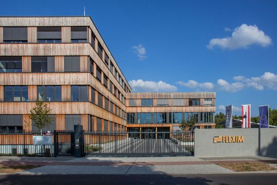 Der Stammsitz von Flexim in Berlin-Marzahn soll unter Emerson zum Exzellenzzentrum für Ultraschalldurchflussmesstechnik ausgebaut werden.(Bild:  Flexim)